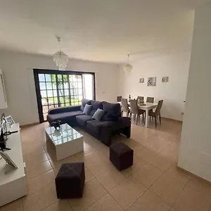 villa-la-laguna-tenerife.in-canary-islands.com/